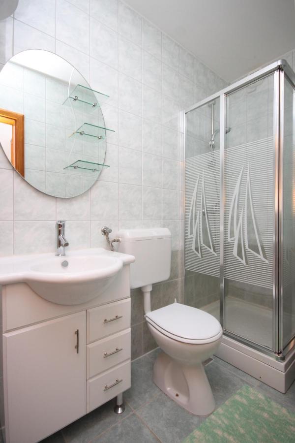 Apartments By The Sea Mandre, Pag - 6507 Kolan Extérieur photo