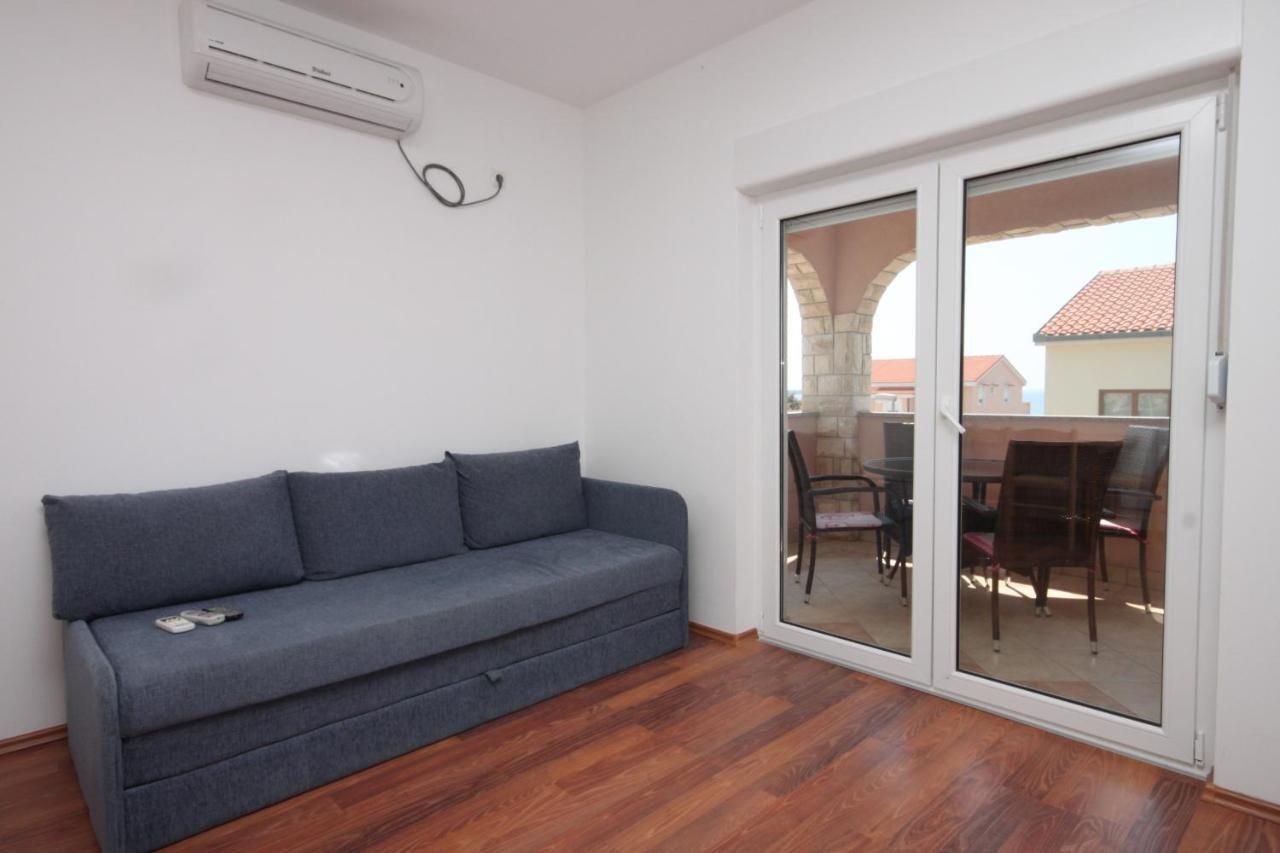Apartments By The Sea Mandre, Pag - 6507 Kolan Extérieur photo