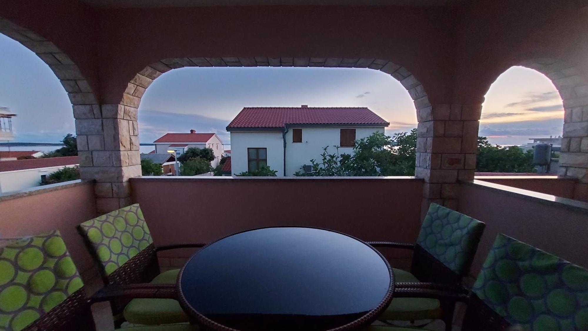 Apartments By The Sea Mandre, Pag - 6507 Kolan Extérieur photo